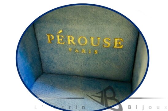 marque imprimée en or à chaud sur intérieur écrin bijoux joaillerie